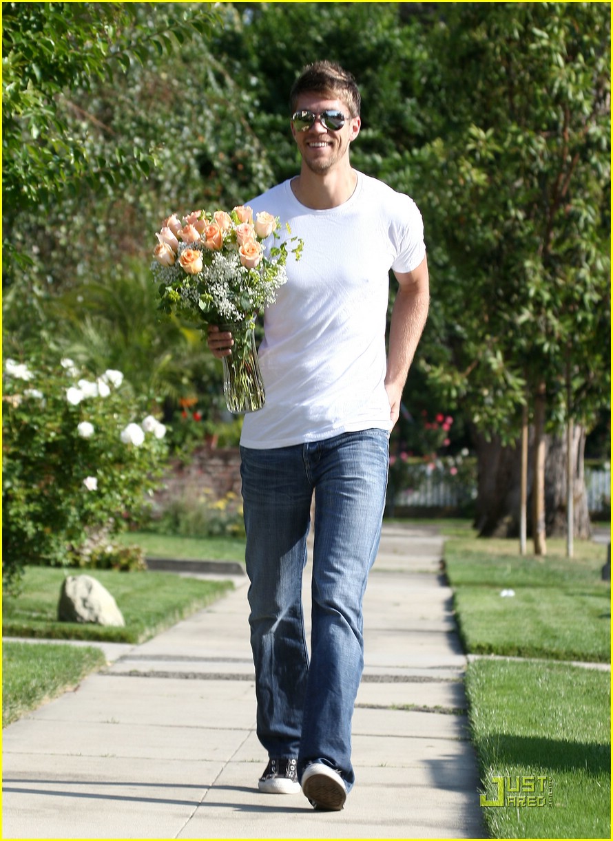 Ashley Tisdale & Scott Speer: Peach Rose Pair