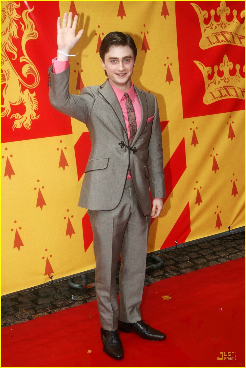 Daniel Radcliffe Premieres Harry Potter