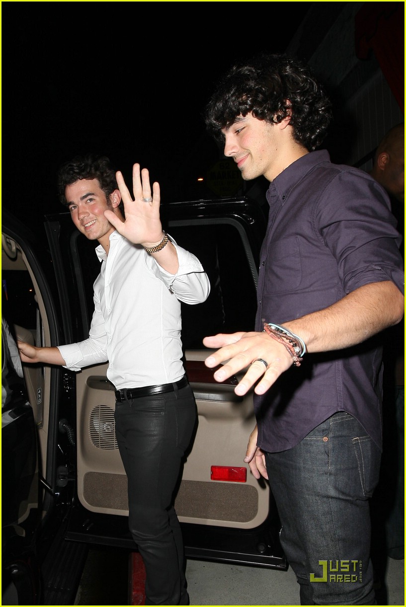 Kevin Jonas & Danielle Deleasa: Engagement Party!