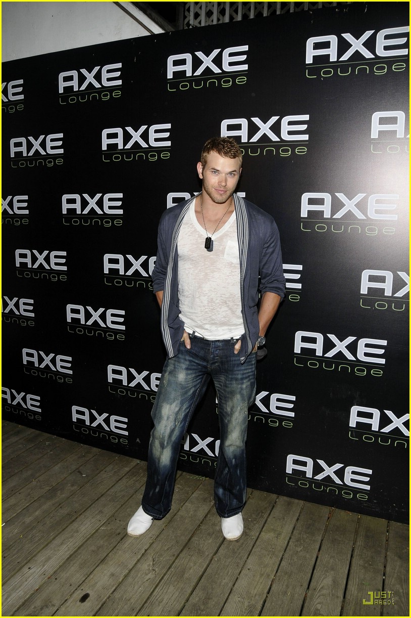 Kellan Lutz & AnnaLynne McCord: Happy Fourth of July!