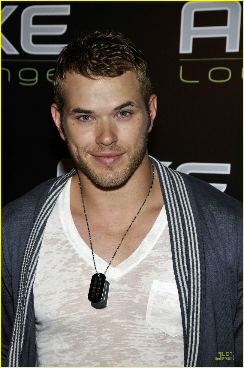 Kellan Lutz & AnnaLynne McCord: Happy Fourth of July!