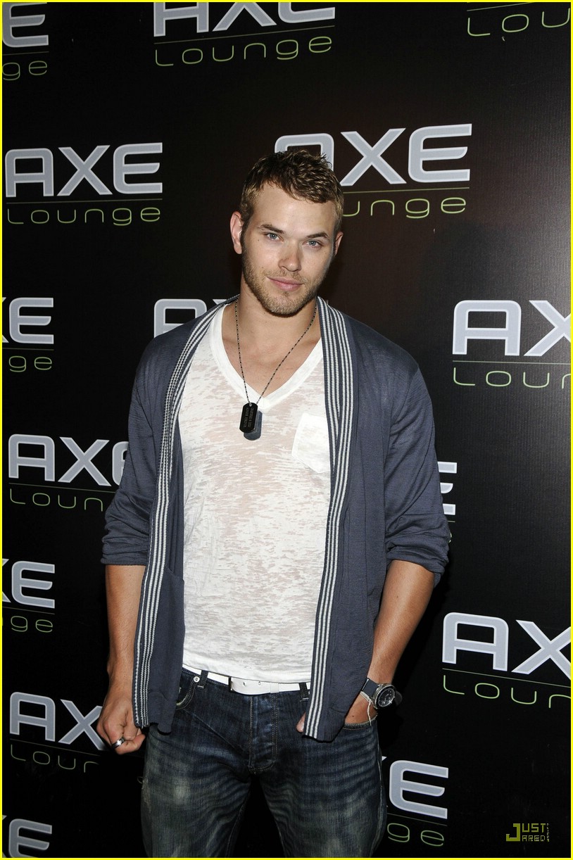 Kellan Lutz & AnnaLynne McCord: Happy Fourth of July!