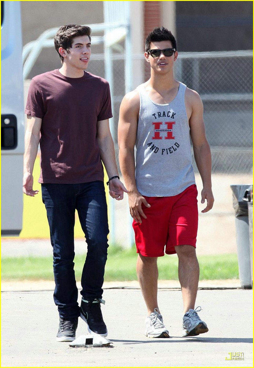 Taylor Lautner Flips For Taylor Swift