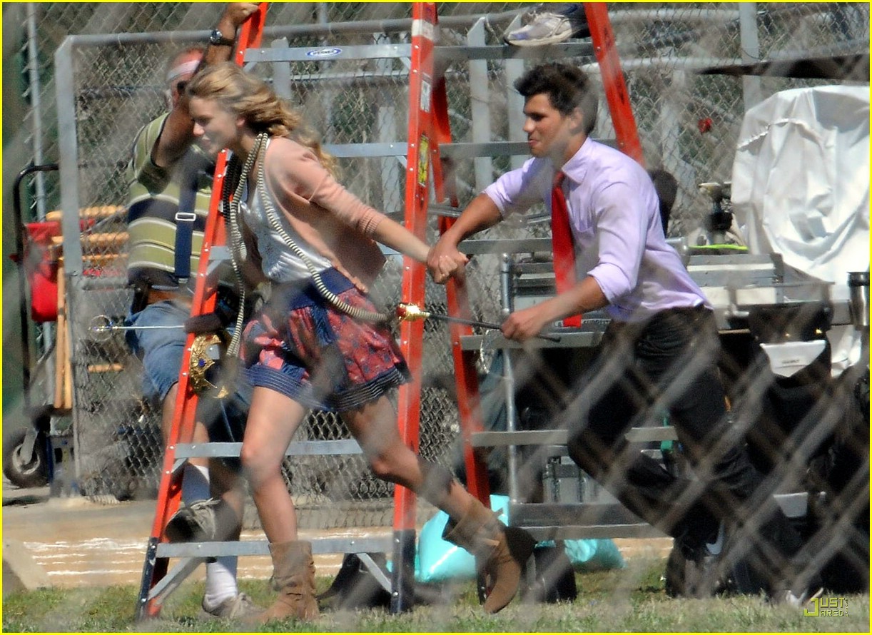 Taylor Lautner Flips For Taylor Swift