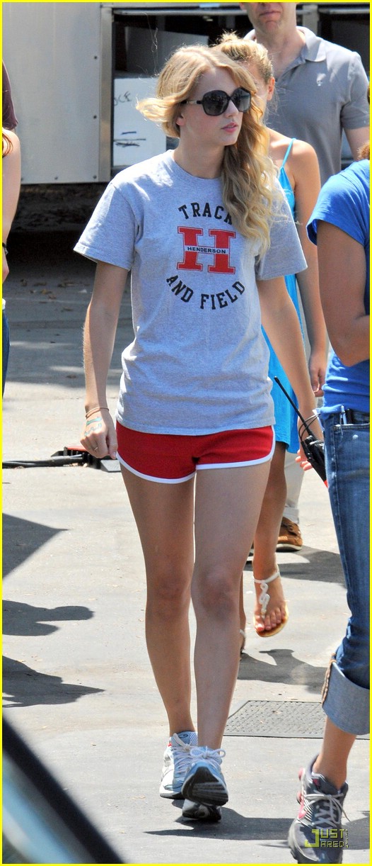 Taylor Lautner Flips For Taylor Swift