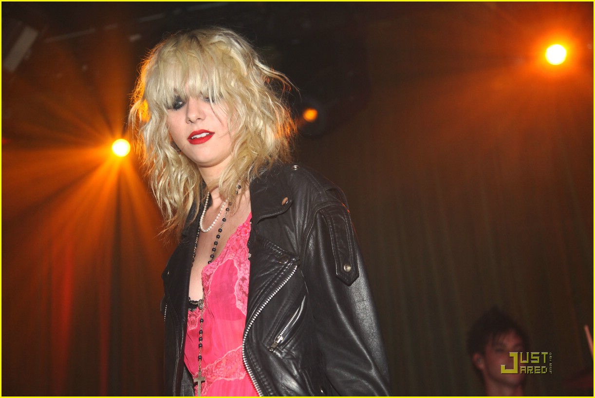 Taylor Momsen: MySpace Birthday!
