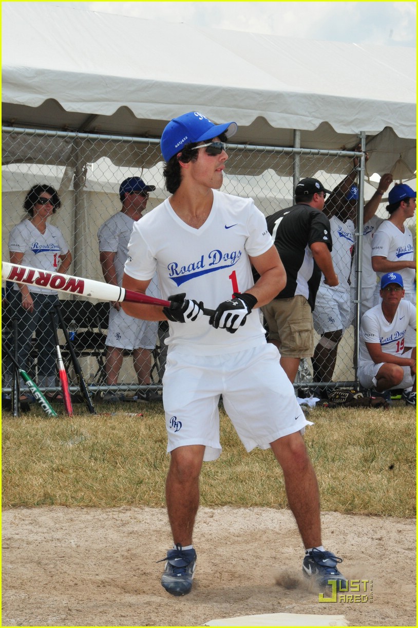 Nick Jonas Takes a Fall