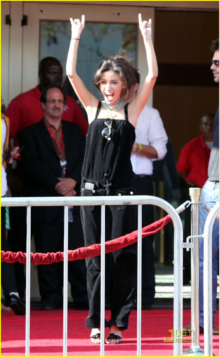 Nikki Reed Surprises Kristen Stewart