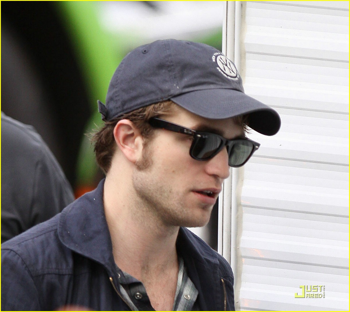 Robert Pattinson: Chocolate Mousse Charming