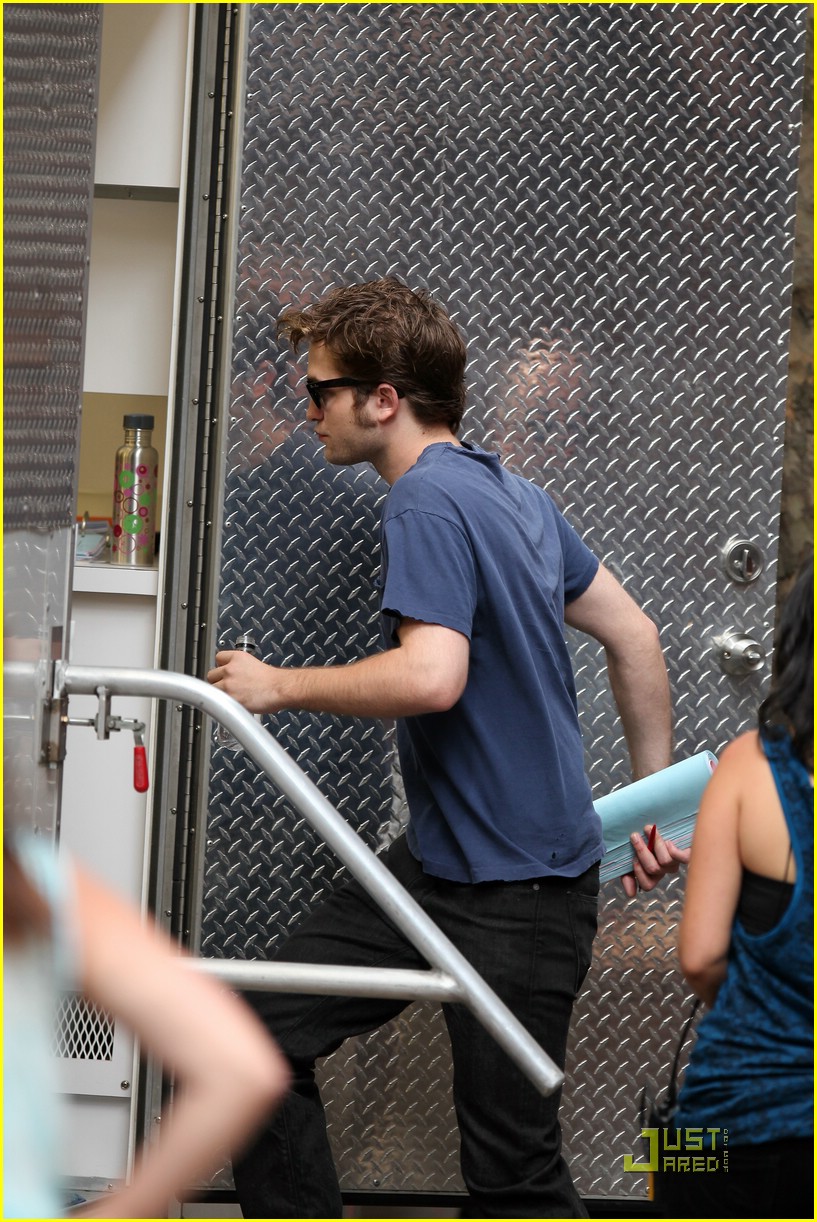 Robert Pattinson: Chocolate Mousse Charming
