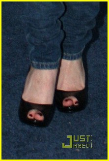 Emma Roberts is Louis Vuitton Lovely