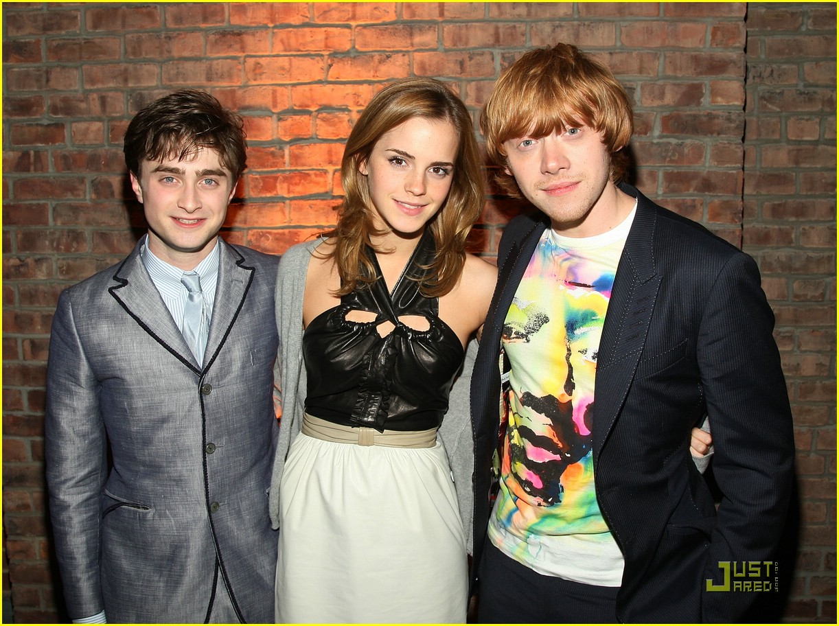 Rupert Grint Kisses Emma Watson Quickly