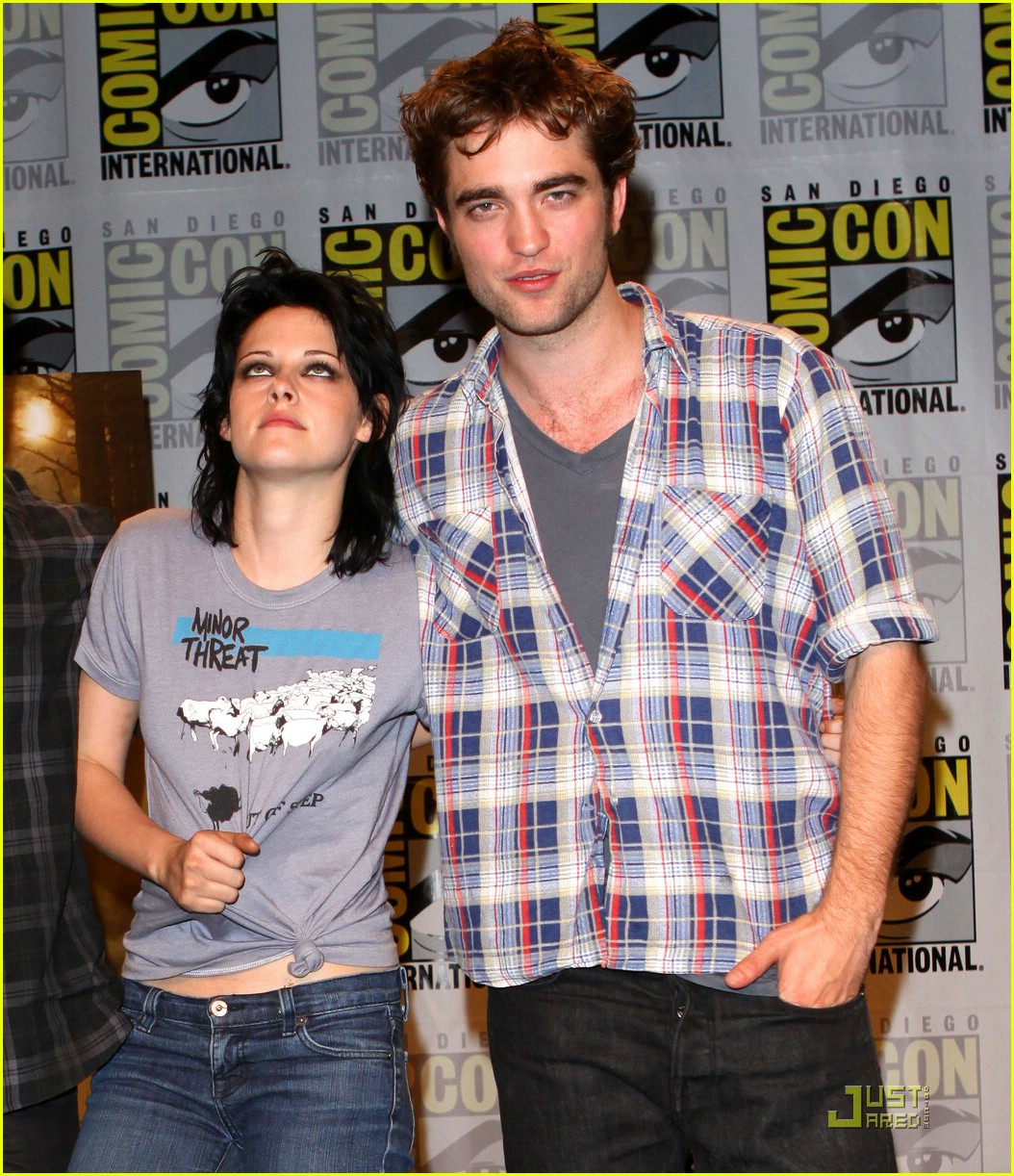 Twilight Cast Attacks Comic-Con Comvention