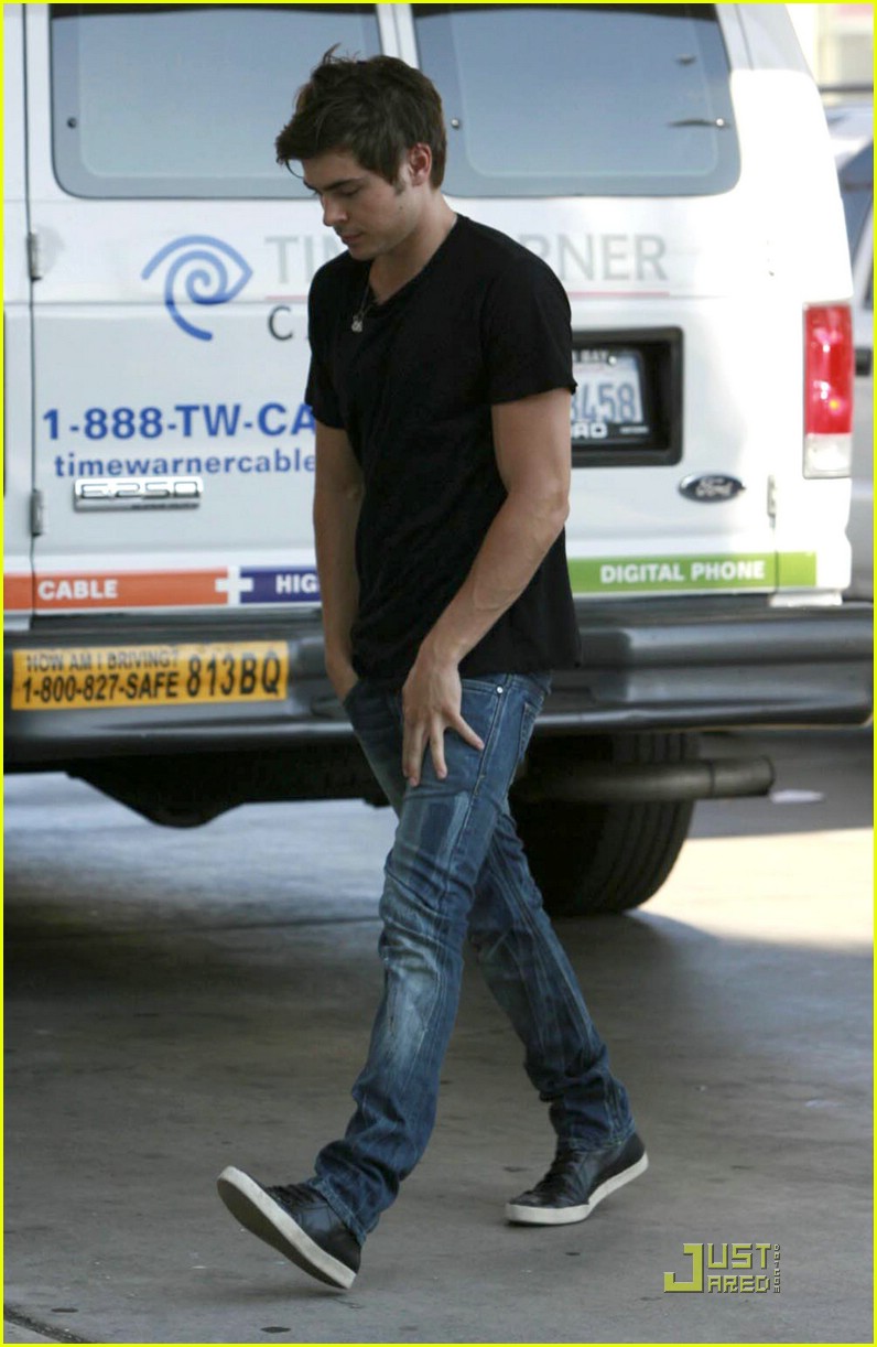 Zac Efron: What a Gas!