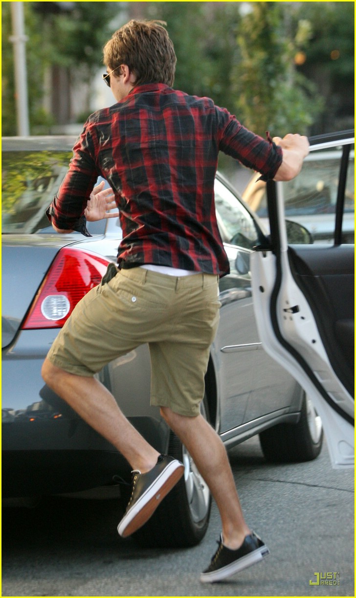 Zac Efron is a Super Sprinter