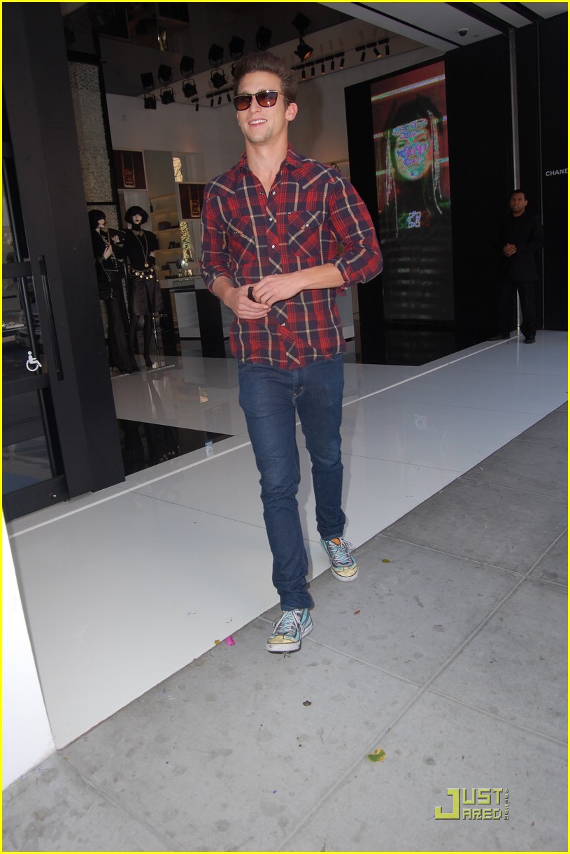 Daren Kagasoff is Chanel Charming
