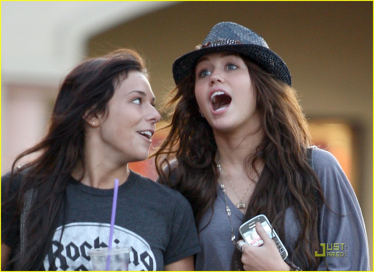 Miley Cyrus & Mandy Jiroux: Reunited!