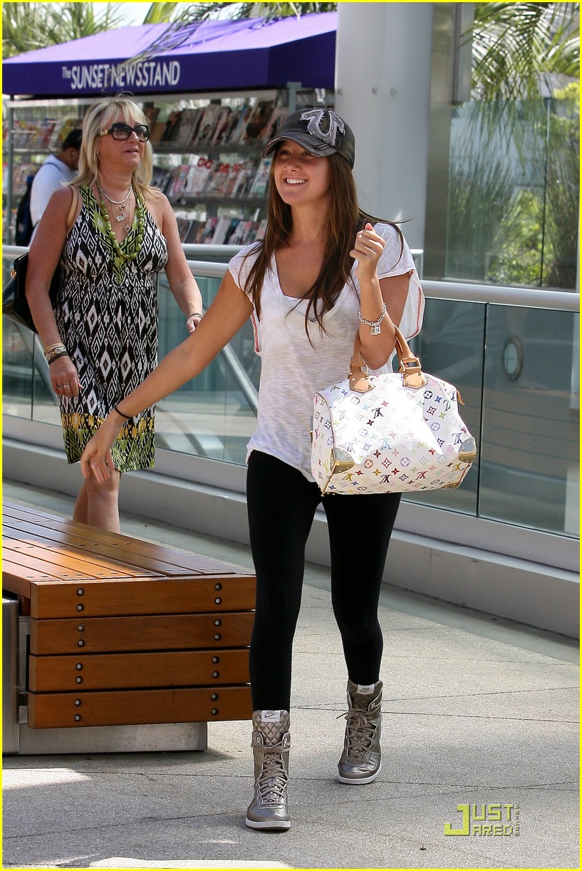 Ashley Tisdale is Gym Jumpy
