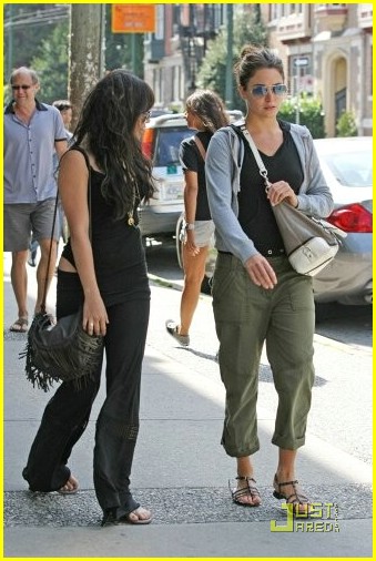 Vanessa Hudgens & Nikki Reed: Vancouver Vixens