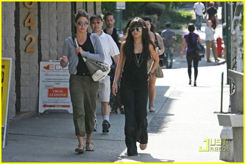 Vanessa Hudgens & Nikki Reed: Vancouver Vixens