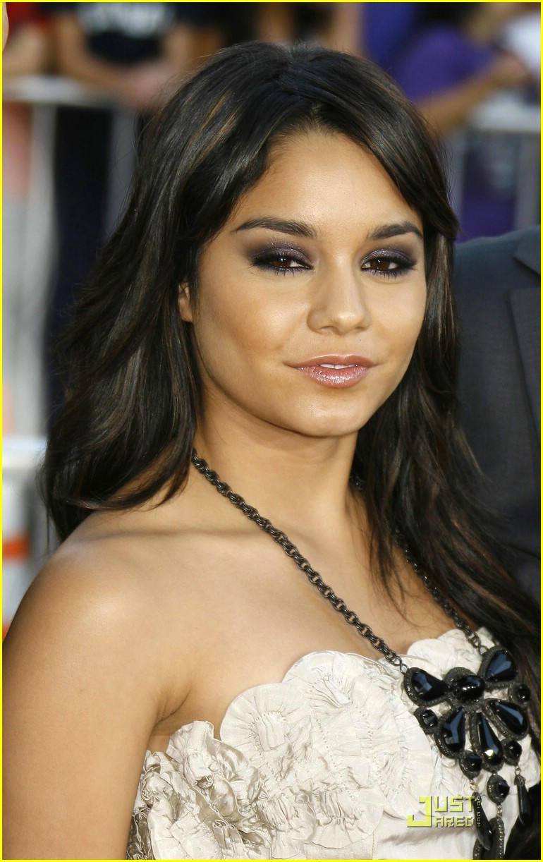 Vanessa & Stella Hudgens: Napa Valley Grille Gorgeous