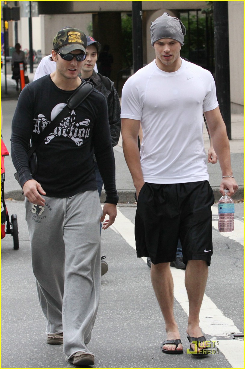 Christian Serratos & Kellan Lutz: Black Shirt Buddies