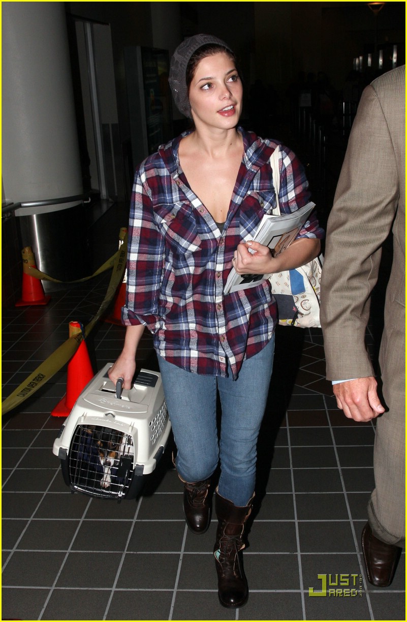 Ashley Greene is Santa Monica Marvelous
