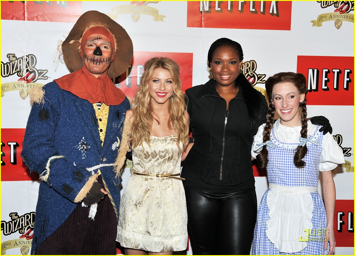Julianne Hough is Wizard of Oz Wonderful