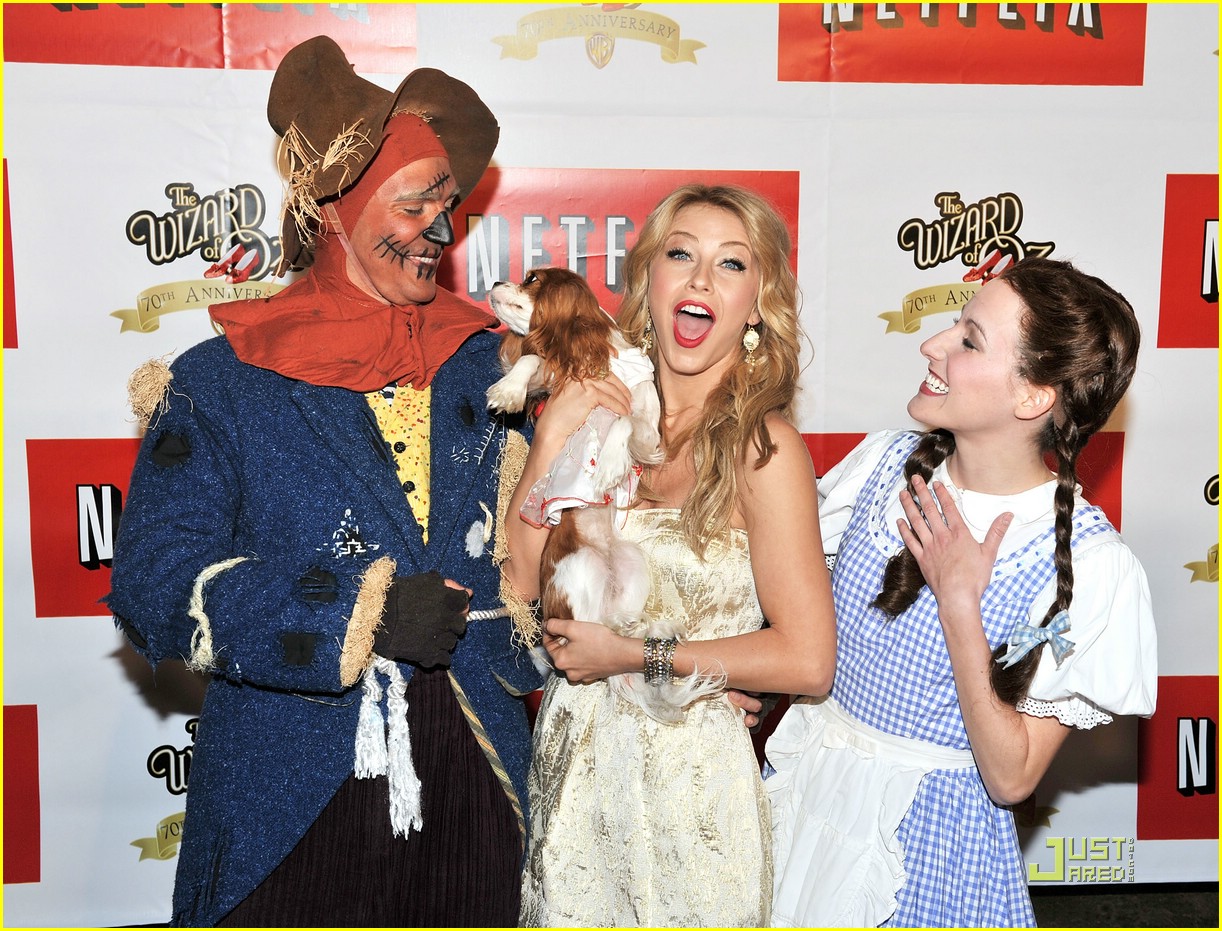 Julianne Hough is Wizard of Oz Wonderful