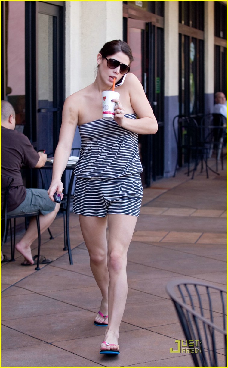 Kellan Lutz is North Hollywood Hot