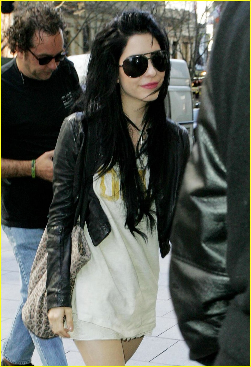Lisa Origliasso is 2Day Twin-less