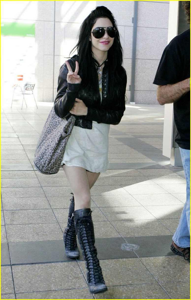 Lisa Origliasso is 2Day Twin-less