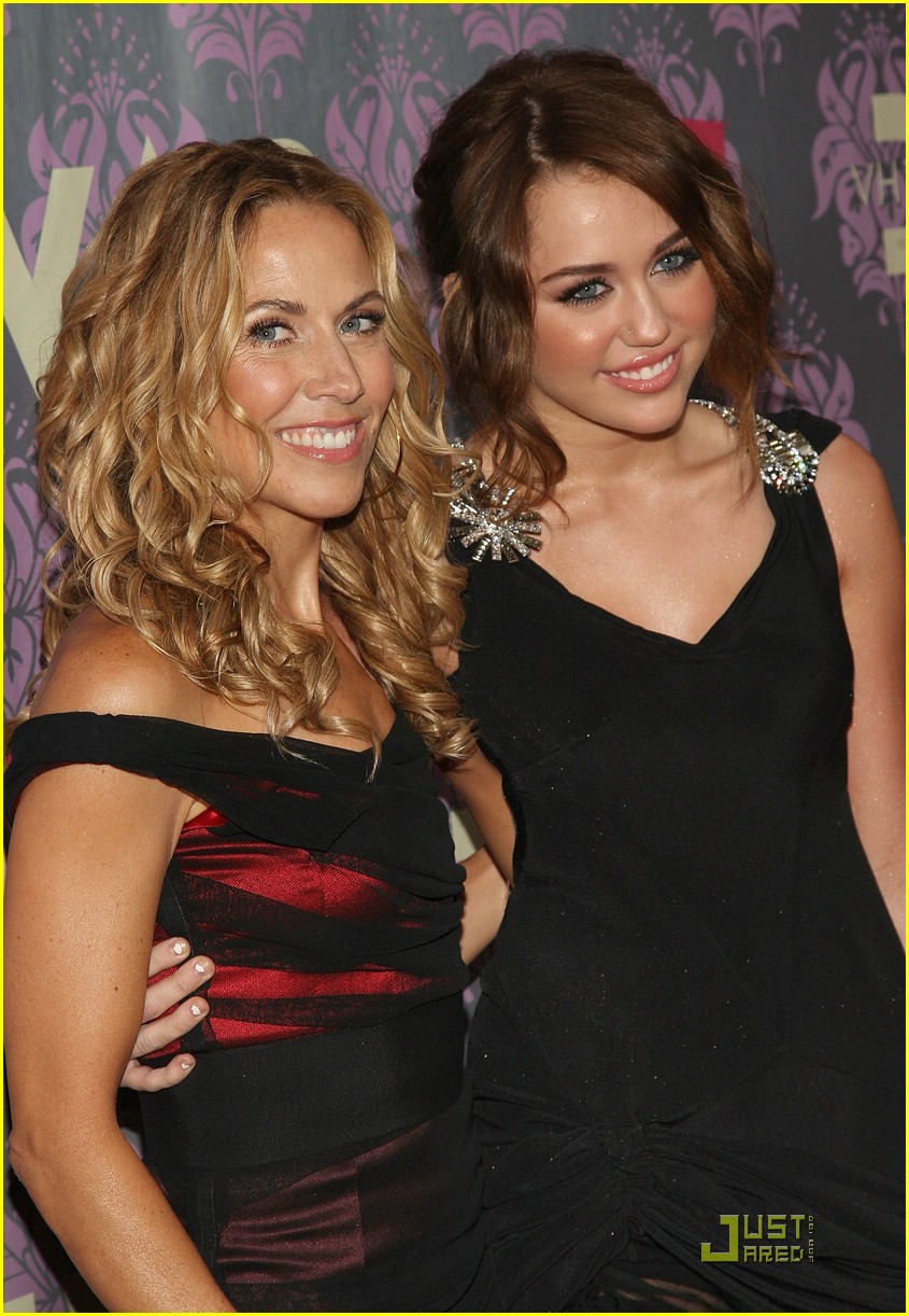 Miley Cyrus is a VH1 Diva