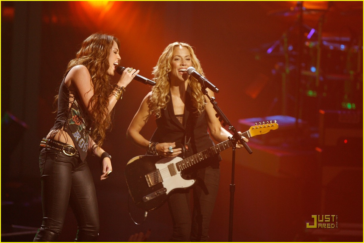 Miley Cyrus Played Guitar With Paul McCartney