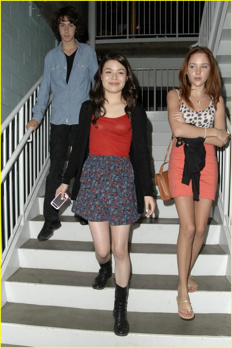 Miranda Cosgrove & Nat Wolff: Movie Date!
