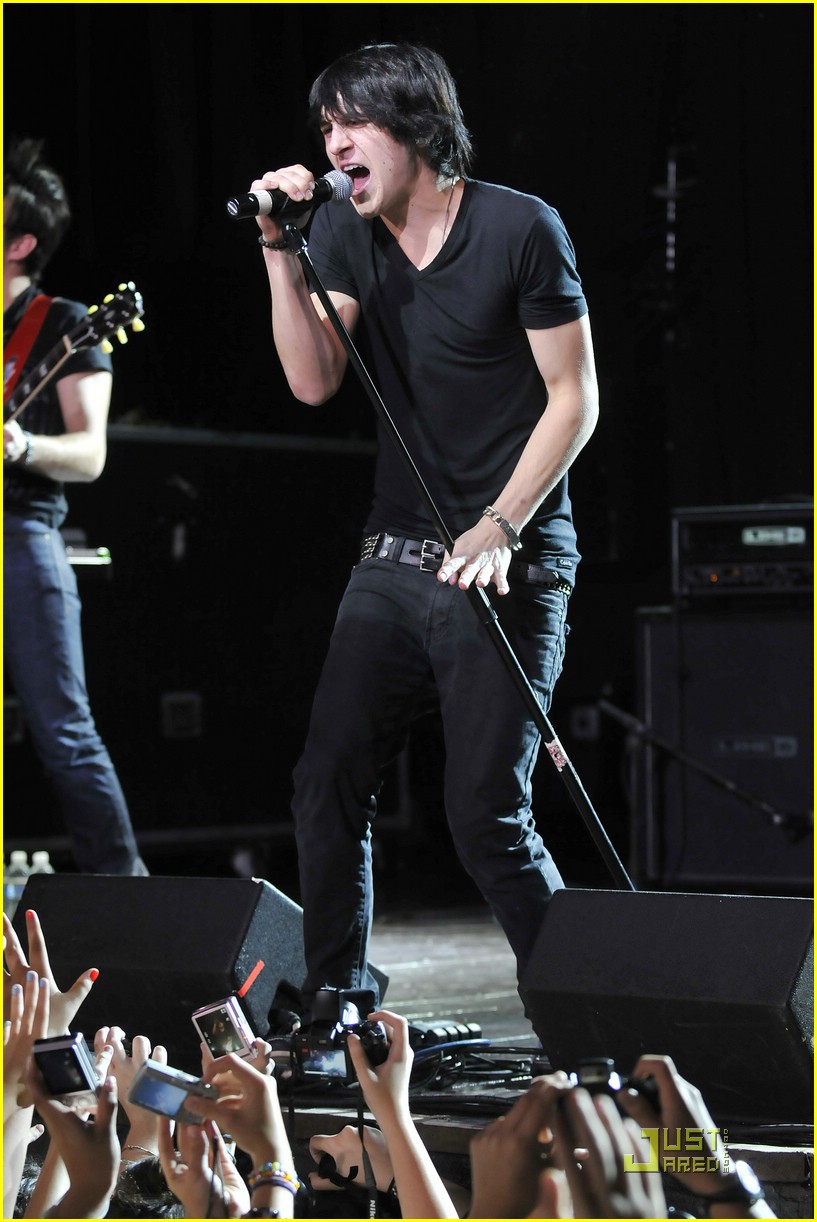 Mitchel Musso: Rockin' At Revolution Live
