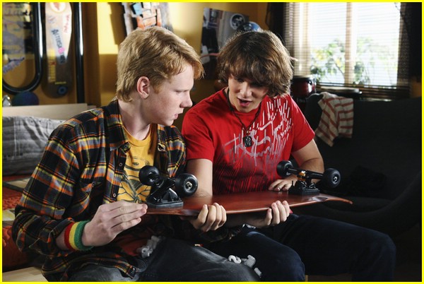 Hutch Dano & Adam Hicks: Supernatural Skateboard!