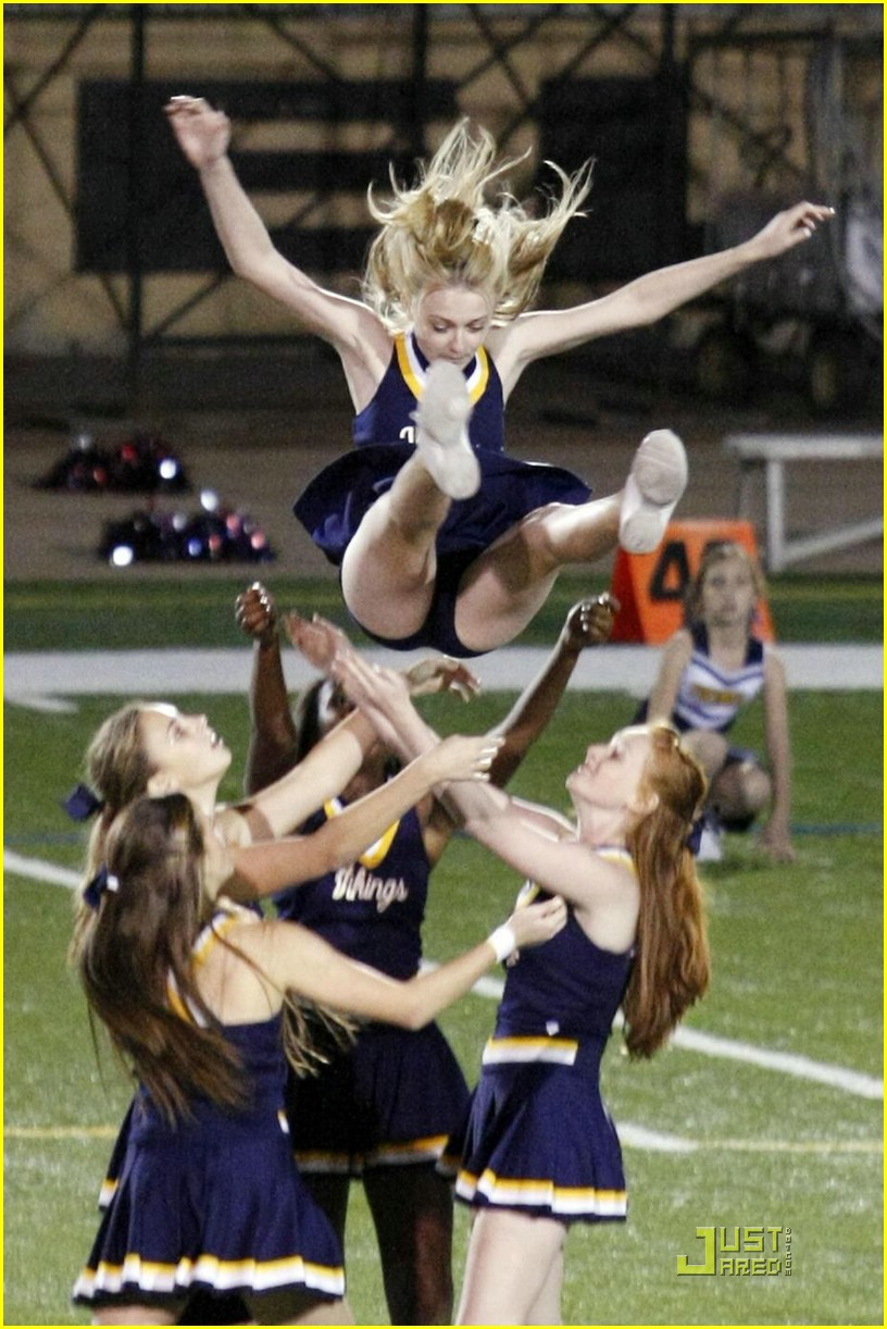 Dakota Fanning: Viking Homecoming Princess!