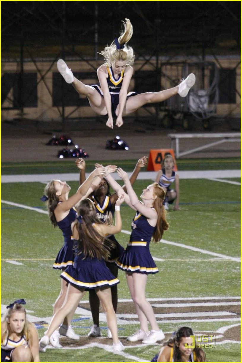 Dakota Fanning: Viking Homecoming Princess!