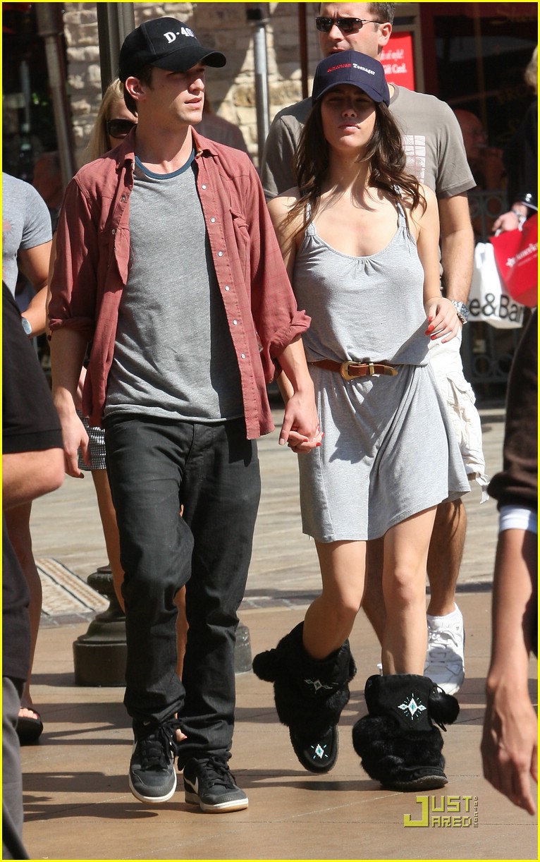 Daren Kagasoff & Jacqueline MacInnes Wood: Madeo Mates