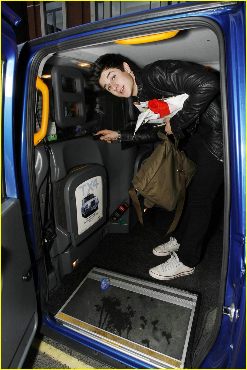 David Henrie Chats With George Caceres