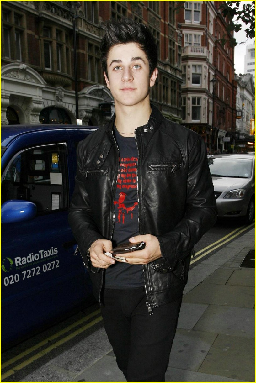 David Henrie Chats With George Caceres