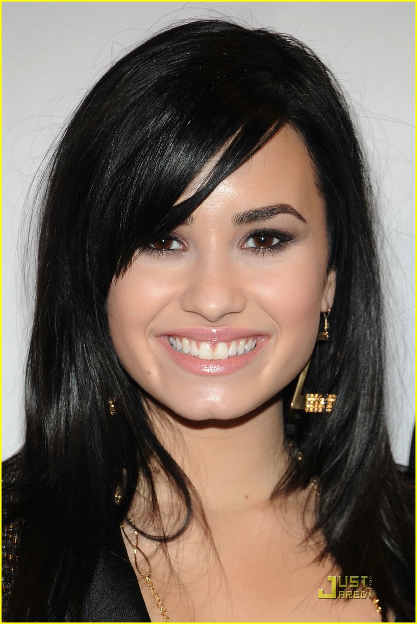 Demi Lovato Rocks Out Concert For Hope
