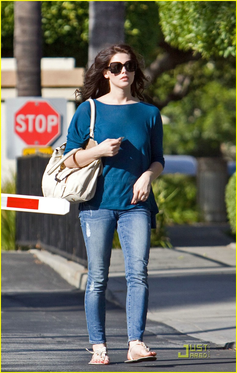 Ashley Greene is Paramount Pretty