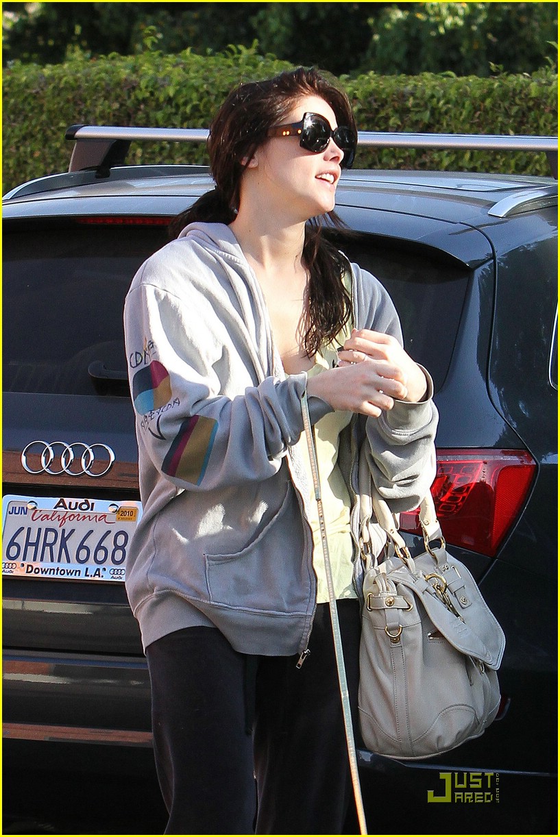 Ashley Greene is Studio Smart