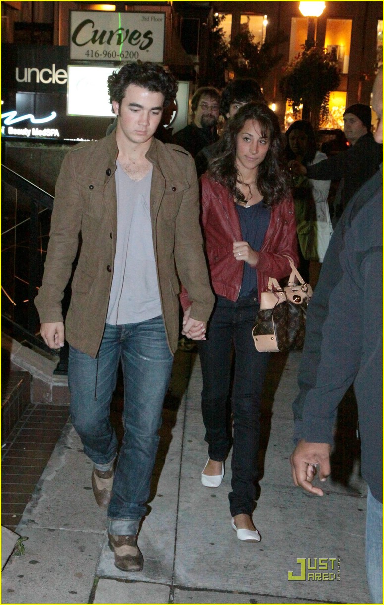 Joe & Kevin Jonas: Double Date with Demi & Danielle