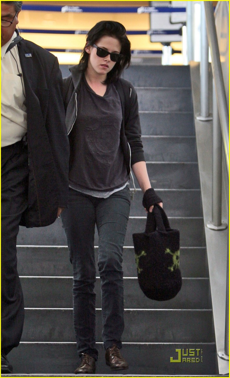 Kristen Stewart Googles Herself