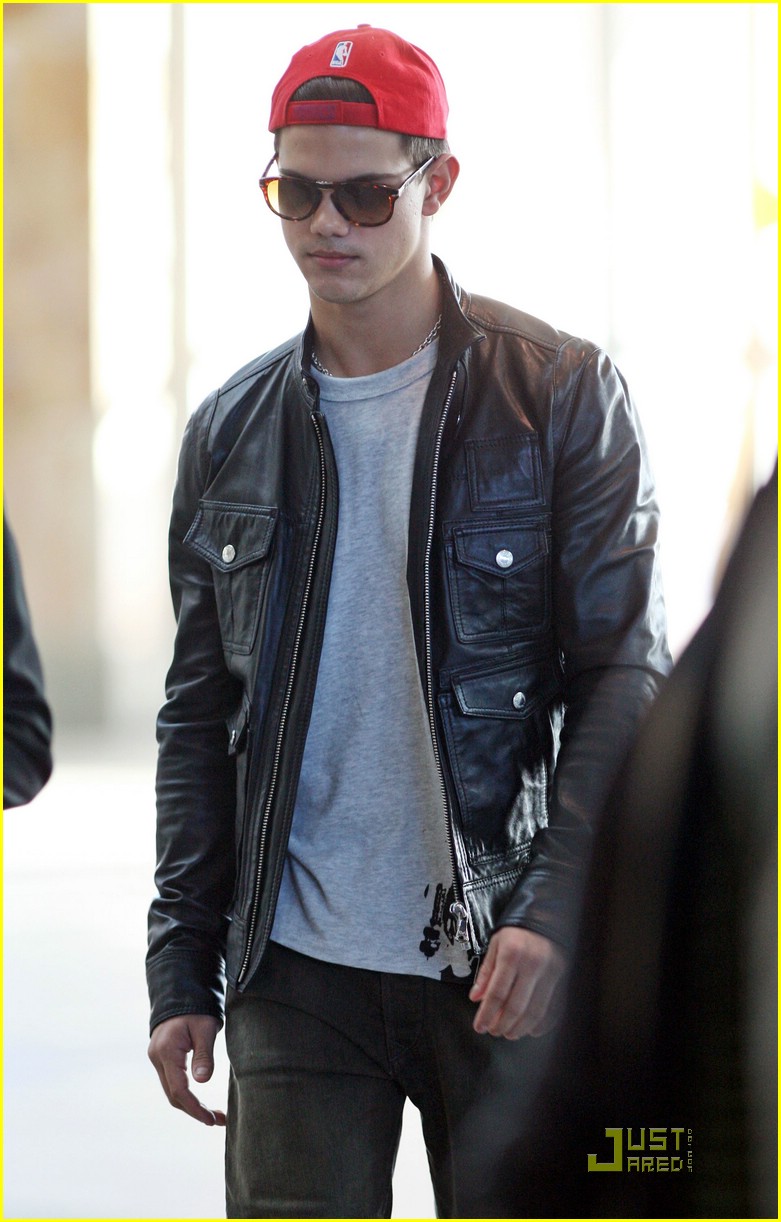 Taylor Lautner is Red Cap Cute