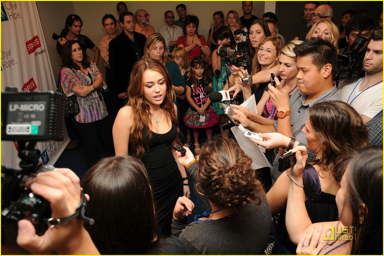 Miley Cyrus is LBD Lovely