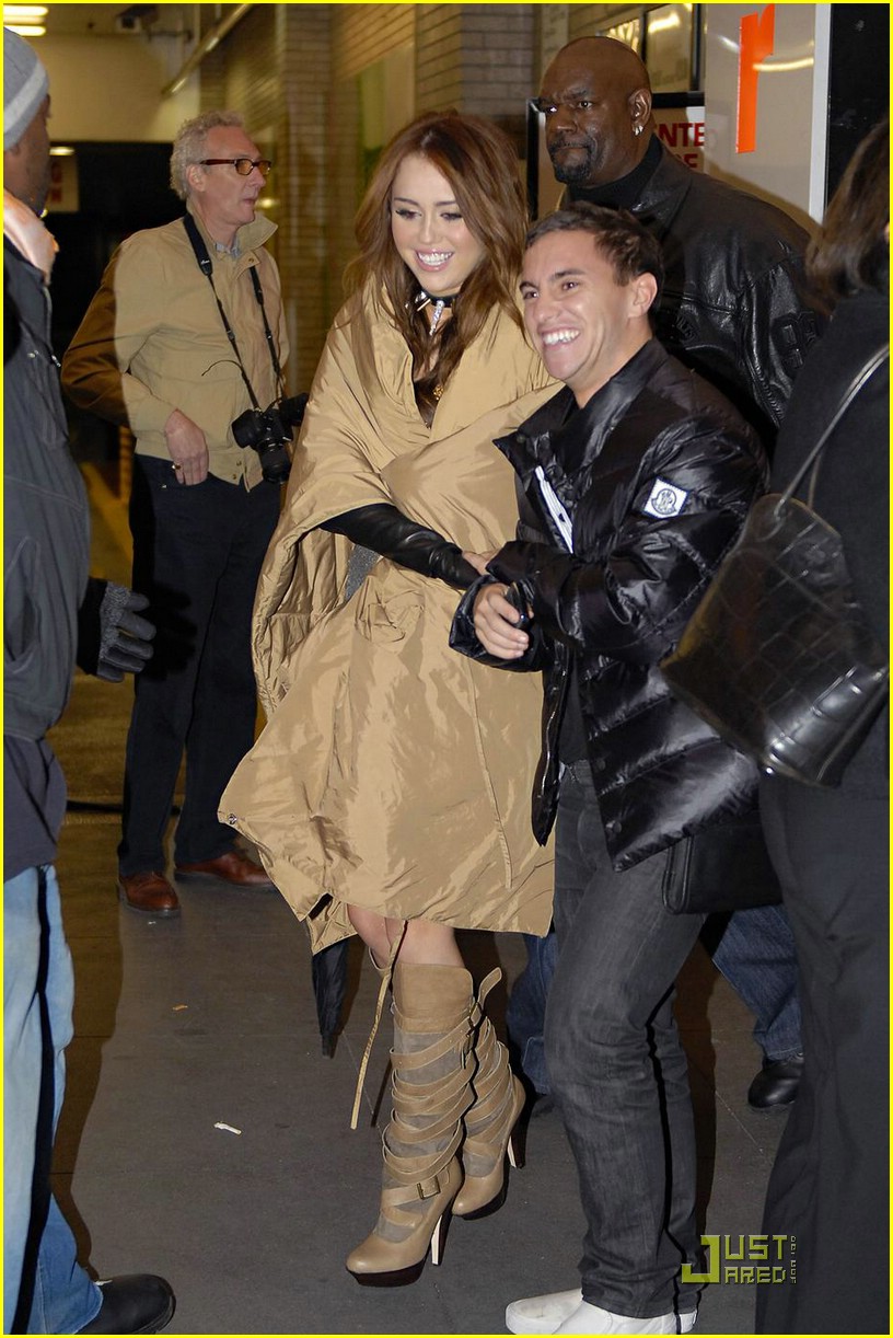 Miley Cyrus Films Sex & The City 2 Scenes
